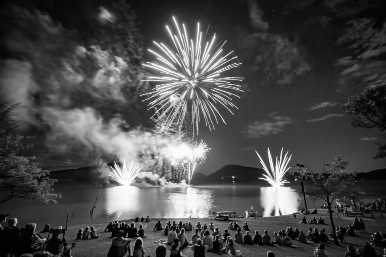 TWiP Photo Critique 94 – "HOLIDAY"