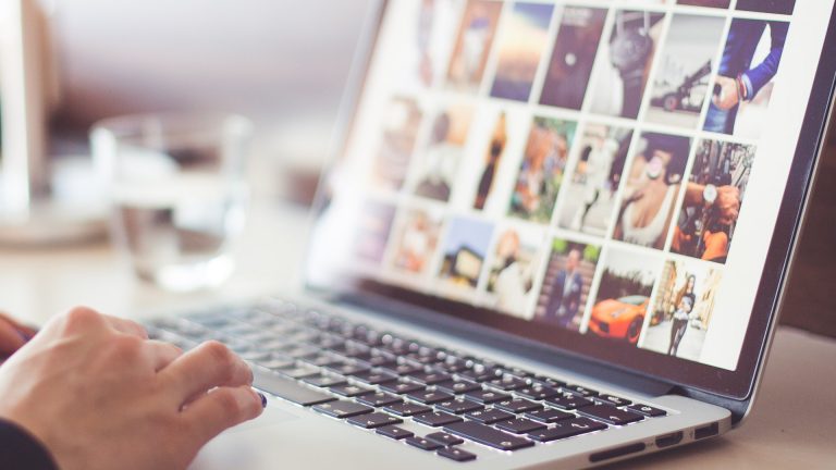 Professional Albums and Cinematic Slideshows